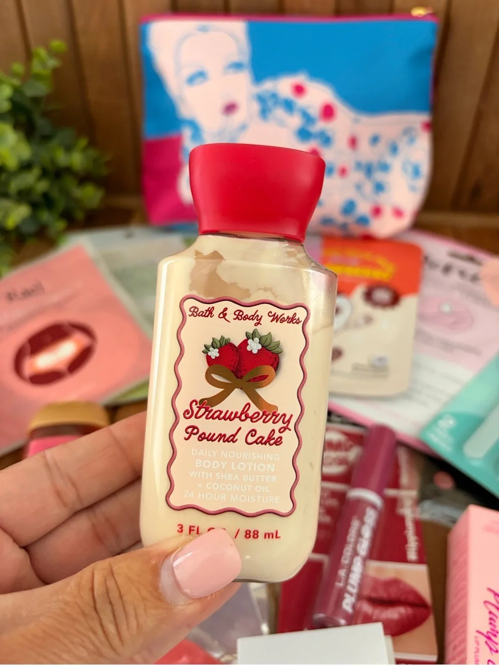 Self-Care Spa Bundle: Estee Lauder, Bath & BodyWorks, Pacifica, Vera Wang &More! - Picture 3 of 6